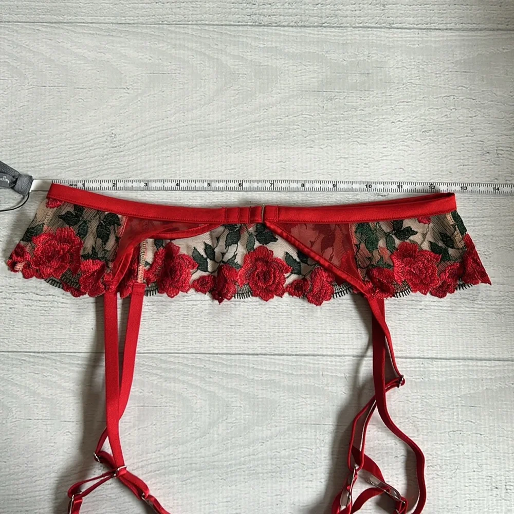 Fleur du Mal Roses and Thorns Garter‎ Belt NWOT Sz XS/S